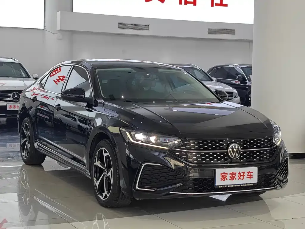 Volkswagen Passat 2023 из CN, фото 3