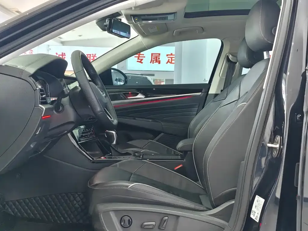 Volkswagen Passat 2023 из CN, фото 7