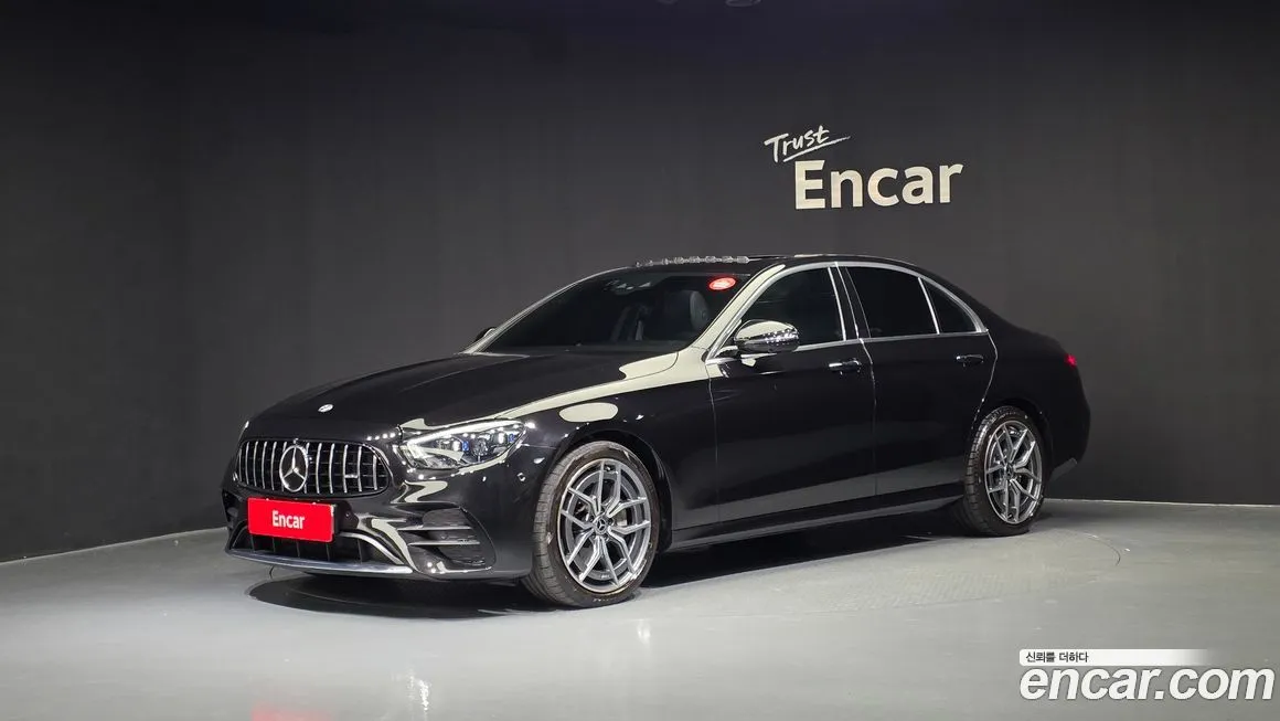 Mercedes-Benz E-Class — фото 1