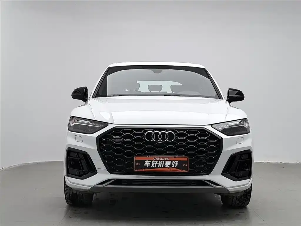 Audi Q5L Sportback — фото 3