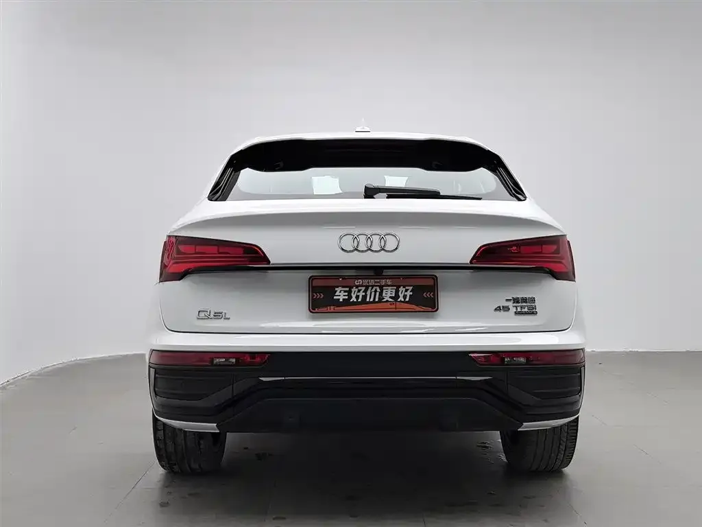 Audi Q5L Sportback — фото 4