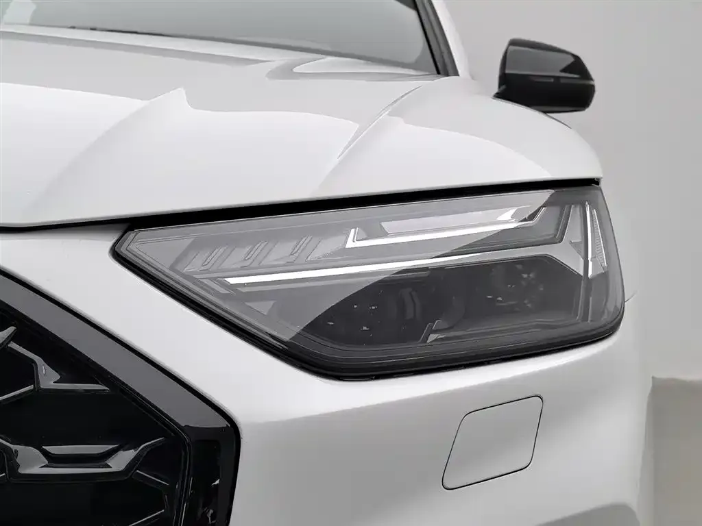 Audi Q5L Sportback — фото 7