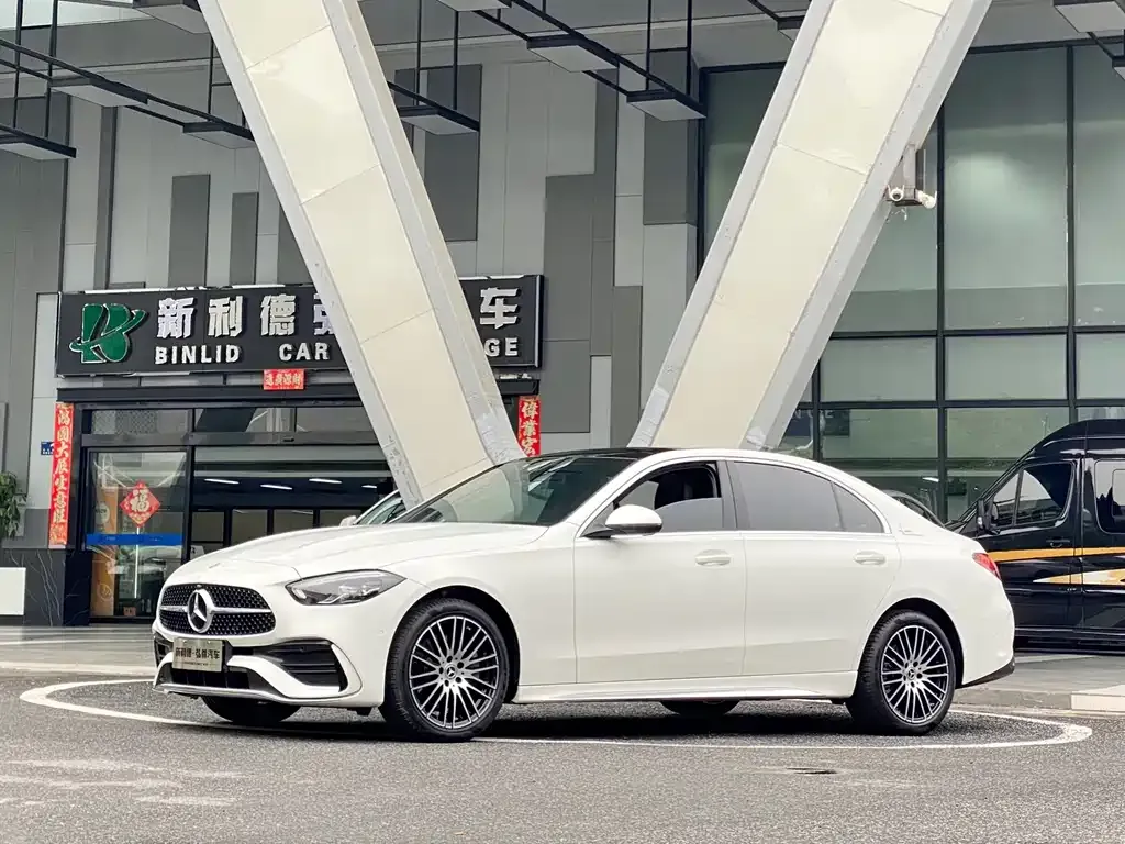 Mercedes-Benz C-Class — фото 1