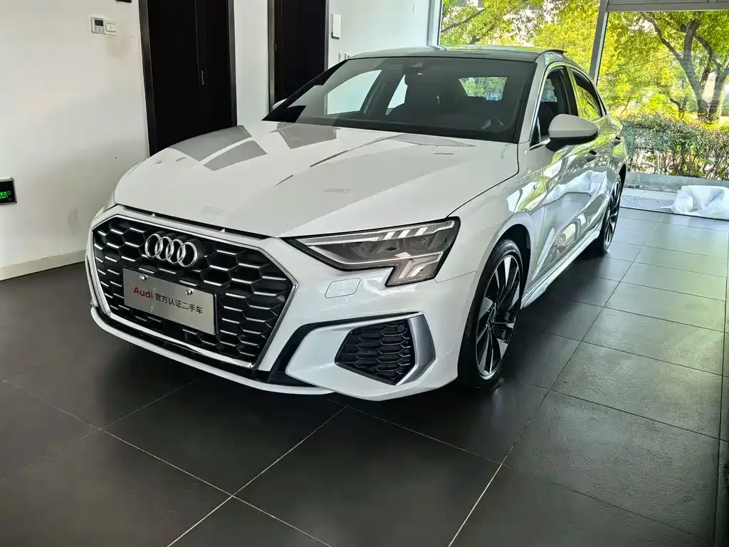 Audi A3 — фото 1