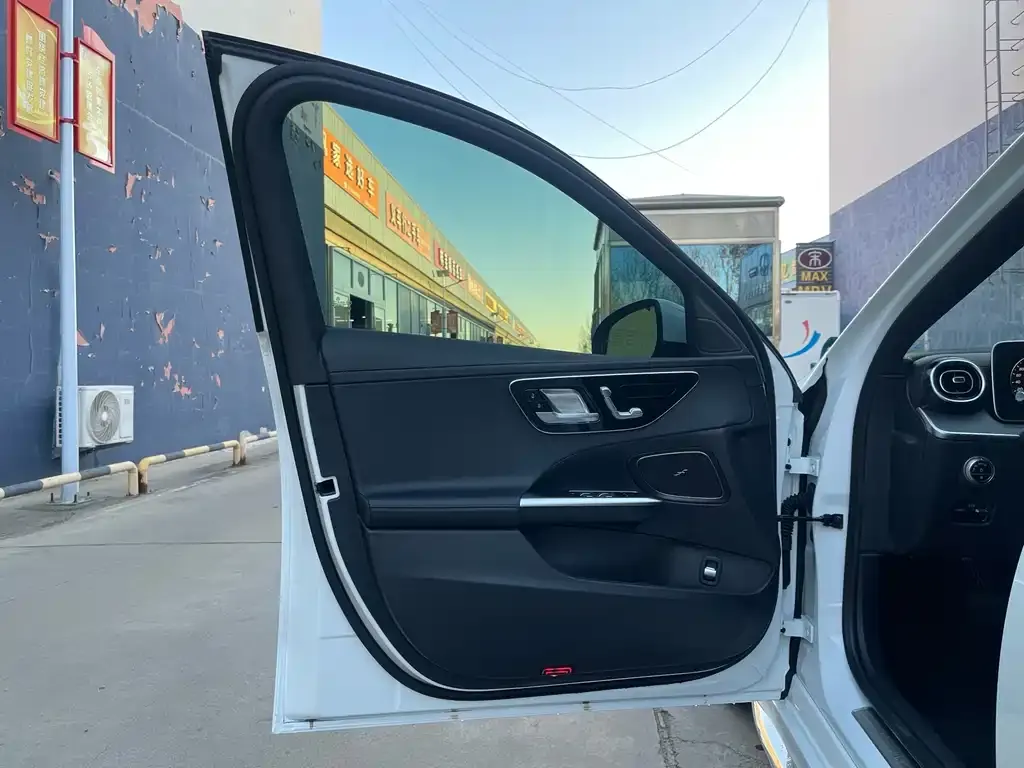 Mercedes-Benz C-Class 2024 из CN, фото 8