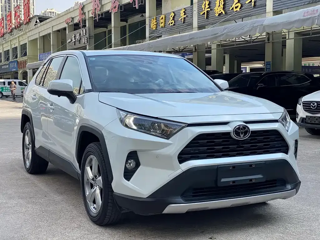 Toyota RAV4 2023 из CN, фото 3