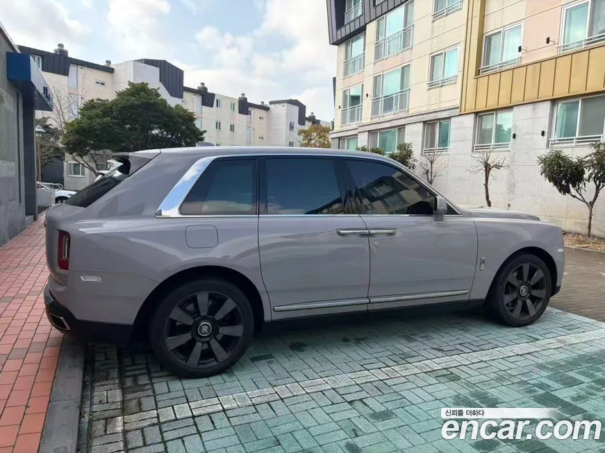 Rolls-Royce Cullinan 2022 из KR, фото 3