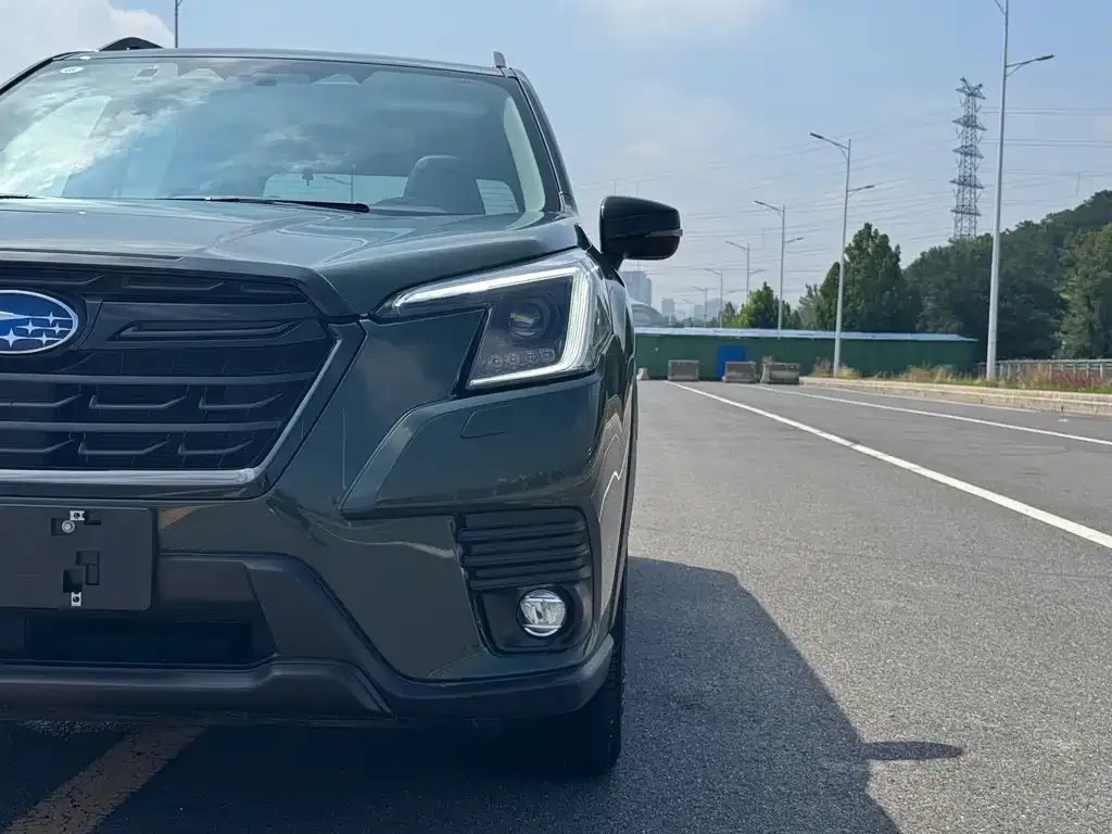 Subaru Forester — фото 4