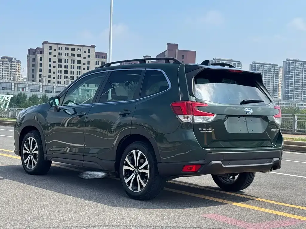 Subaru Forester — фото 8