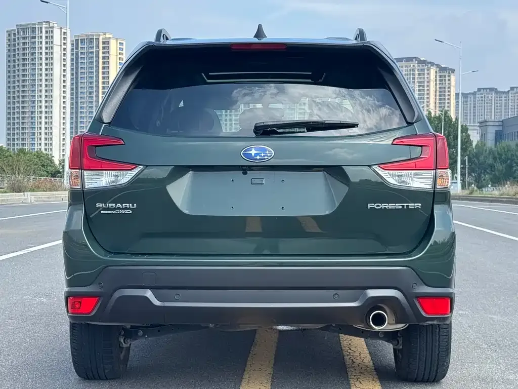 Subaru Forester — фото 9