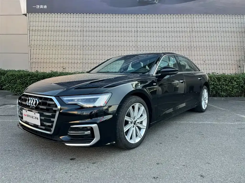 Audi A6L — фото 1