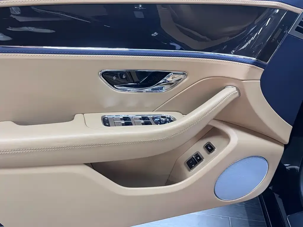 Bentley Flying Spur 2021 из CN, фото 7