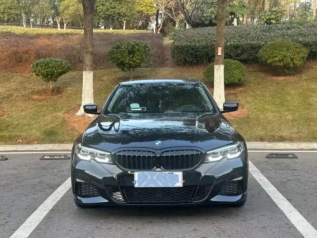 BMW 3 Series 2022 из CN, фото 2
