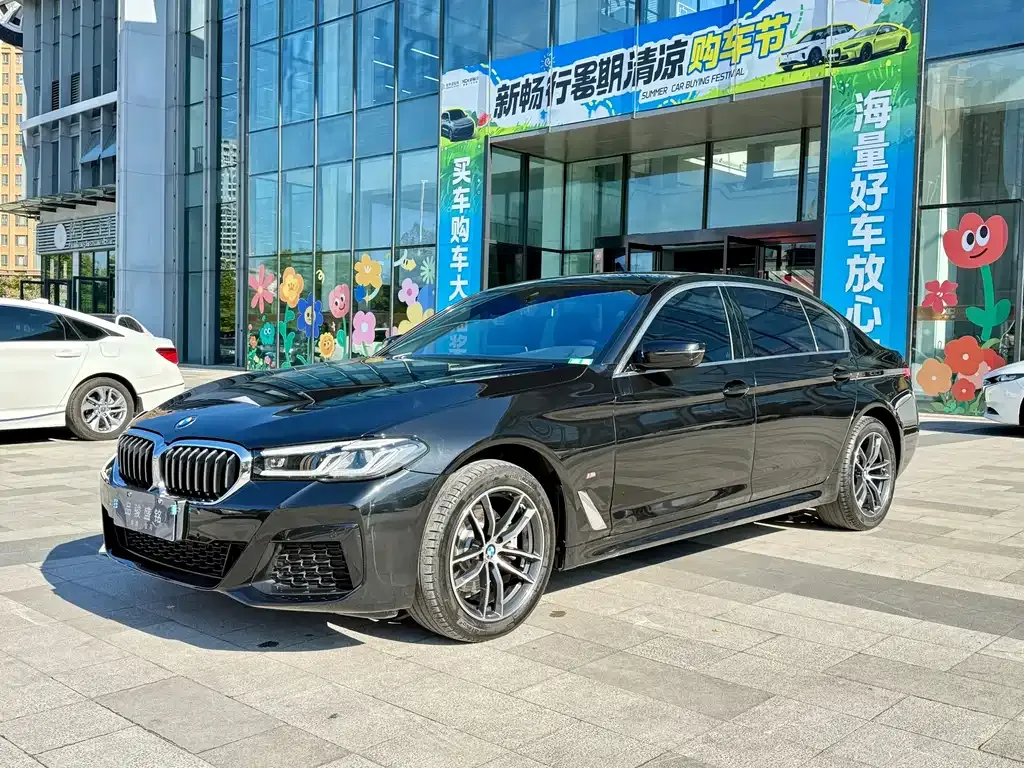 BMW 5 Series — фото 1