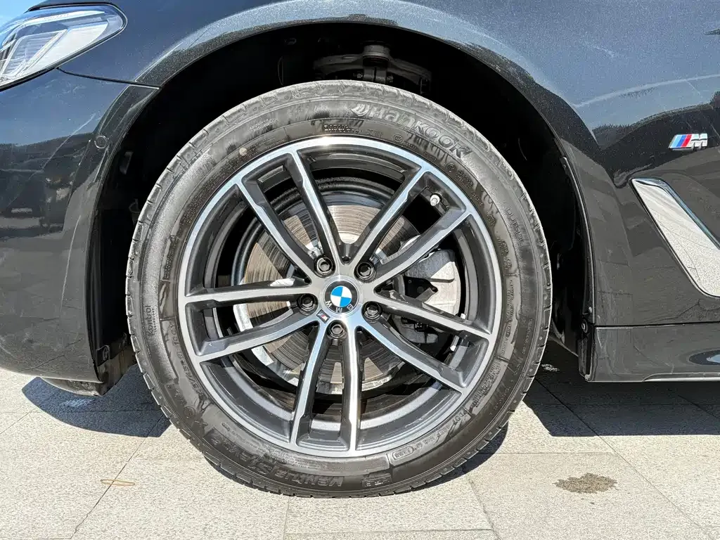 BMW 5 Series — фото 10