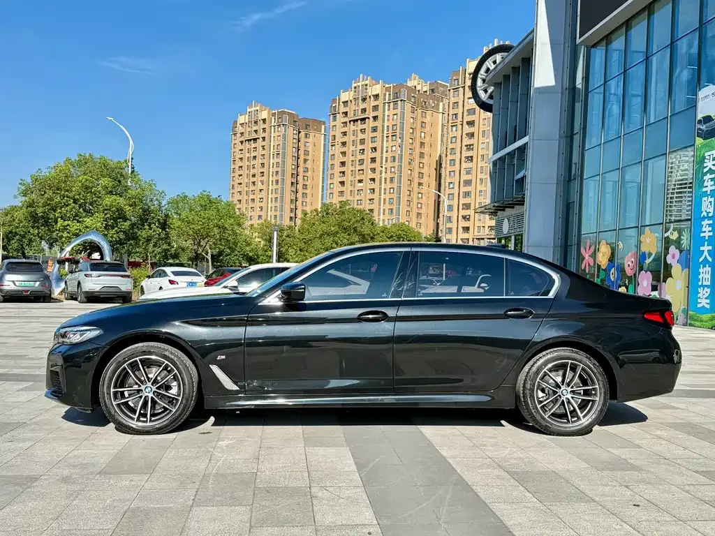 BMW 5 Series — фото 4