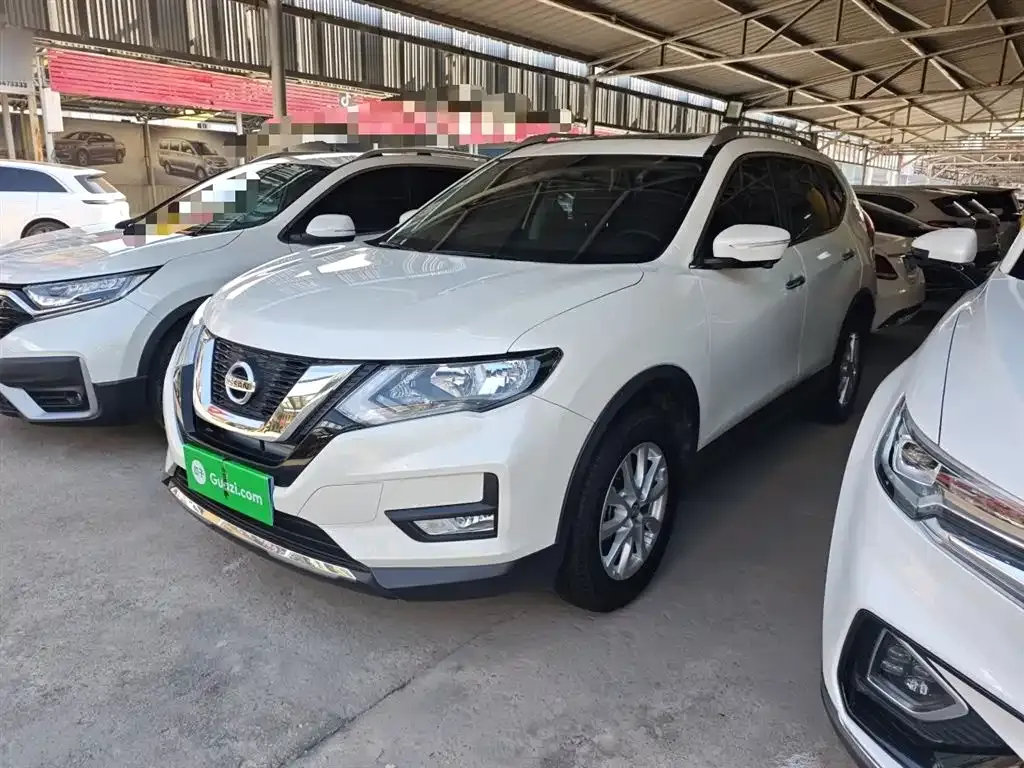 Nissan X-Trail — фото 1