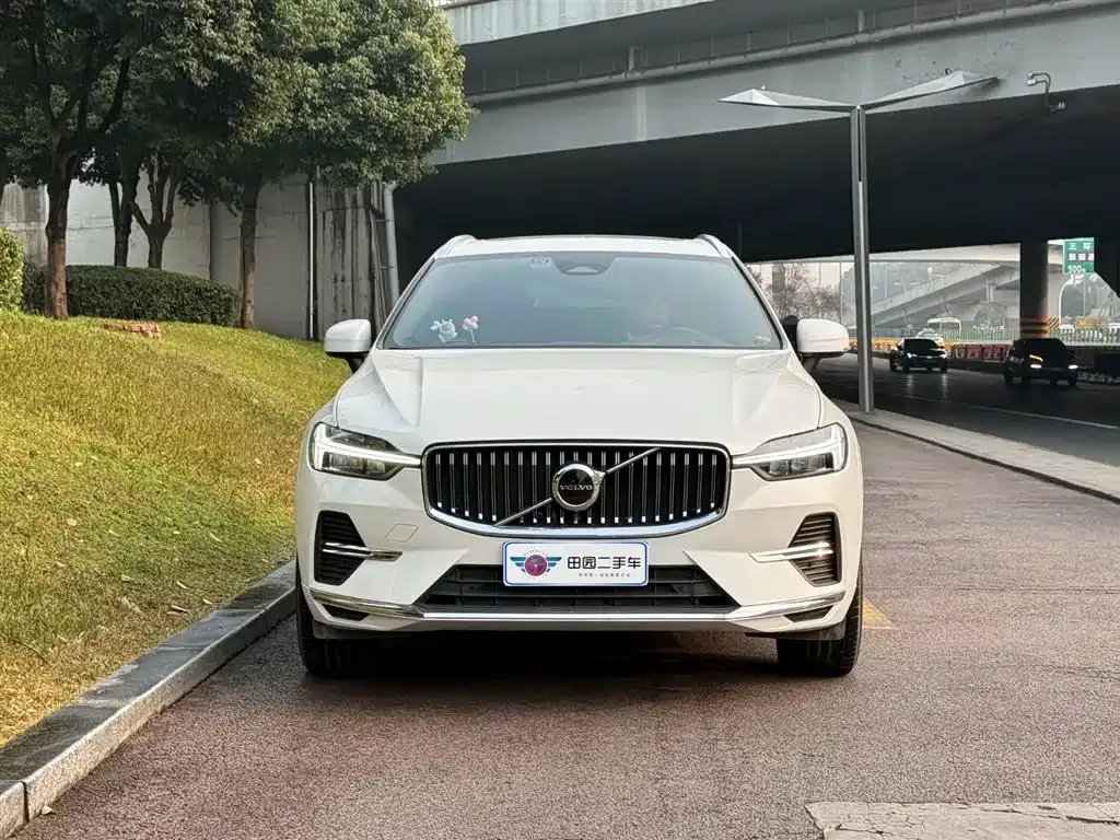 Volvo XC60 — фото 2