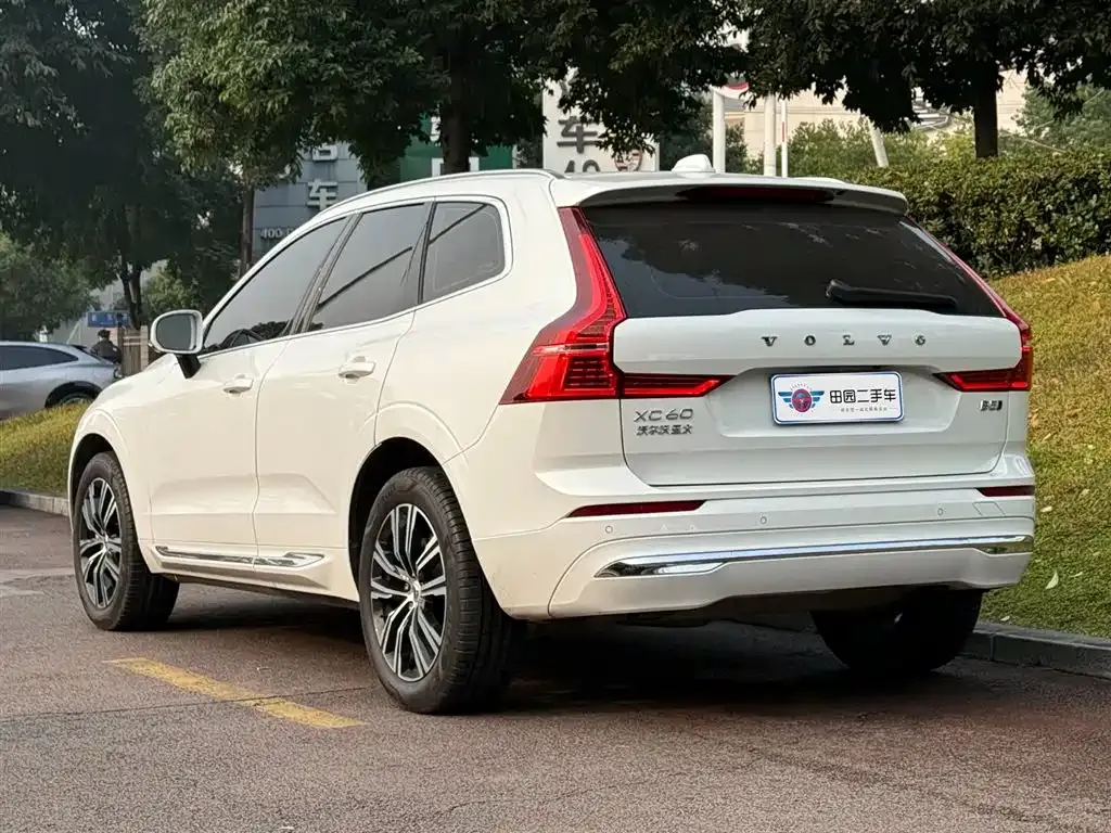 Volvo XC60 — фото 5