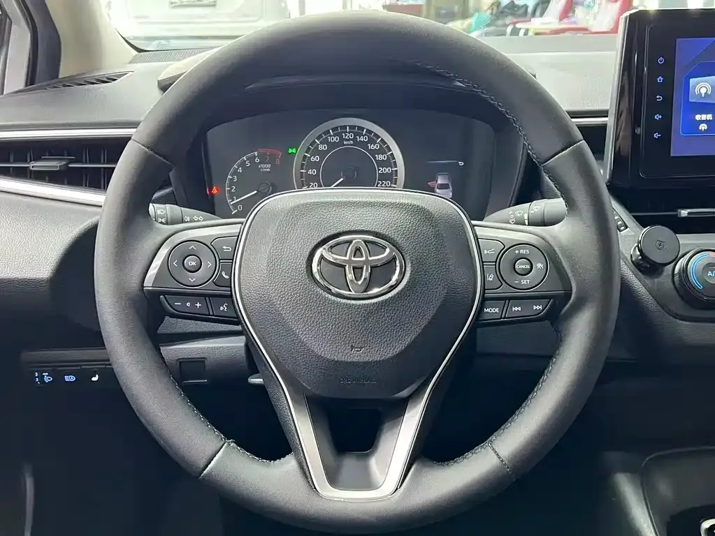 Toyota Corolla — фото 9