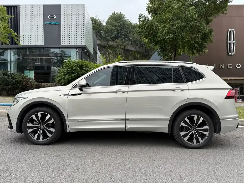 Volkswagen Tiguan L 2023 из CN, фото 7