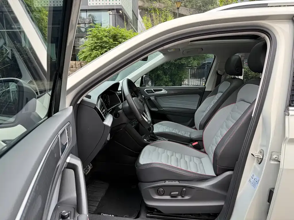Volkswagen Tiguan L 2023 из CN, фото 8