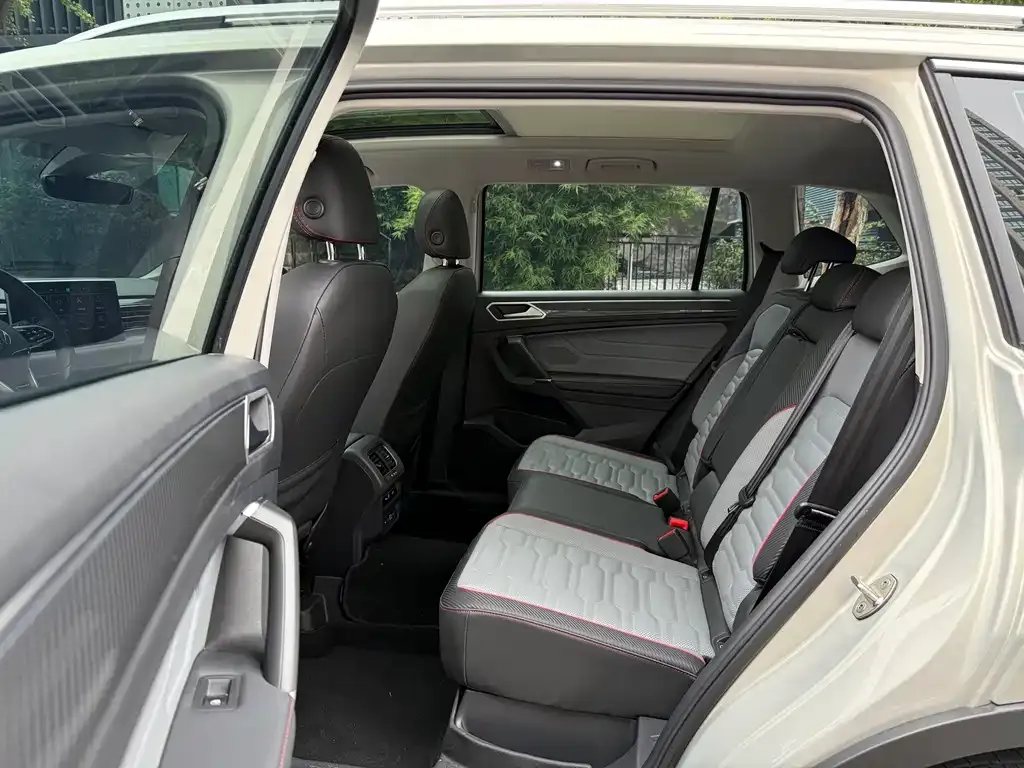 Volkswagen Tiguan L 2023 из CN, фото 9
