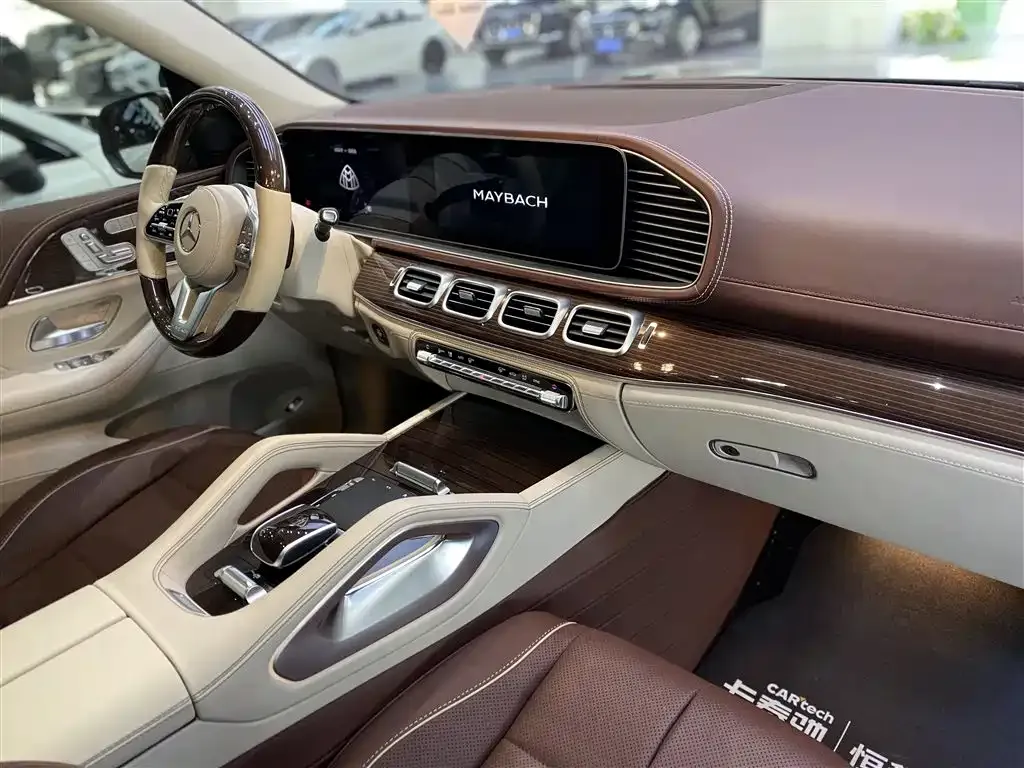 Mercedes-Benz GLS — фото 10