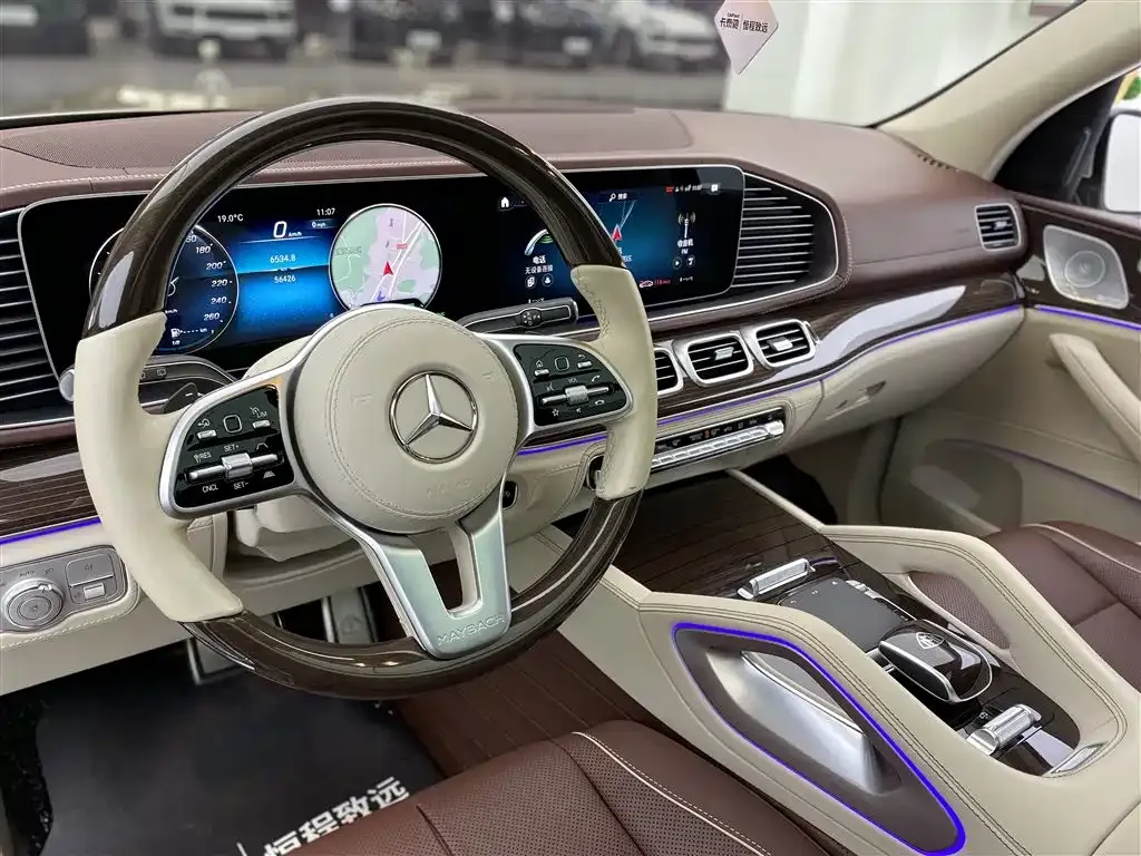 Mercedes-Benz GLS — фото 6