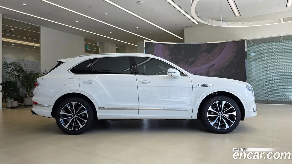 Bentley Bentayga 2025 из KR, фото 3