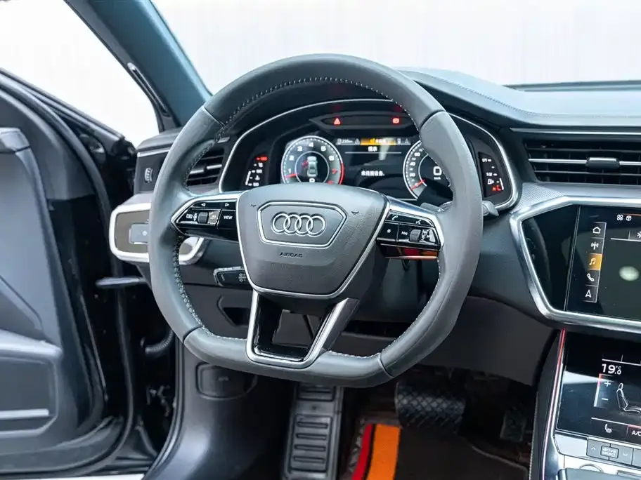 Audi A6L — фото 5