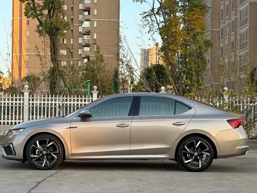 Skoda Octavia — фото 3