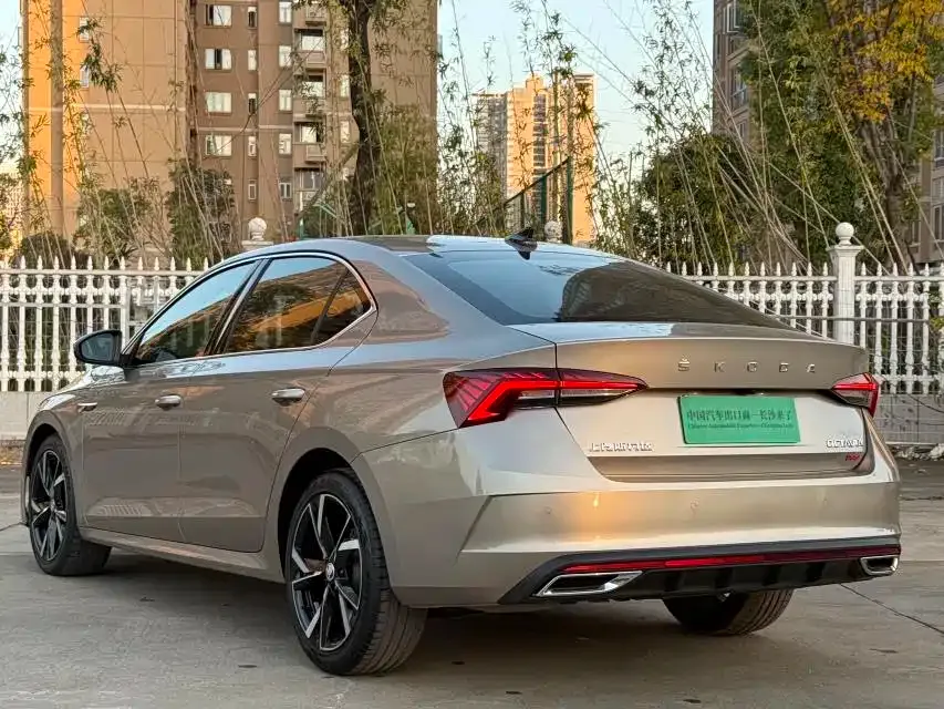 Skoda Octavia — фото 8