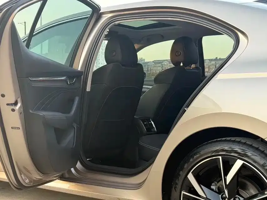 Skoda Octavia — фото 9