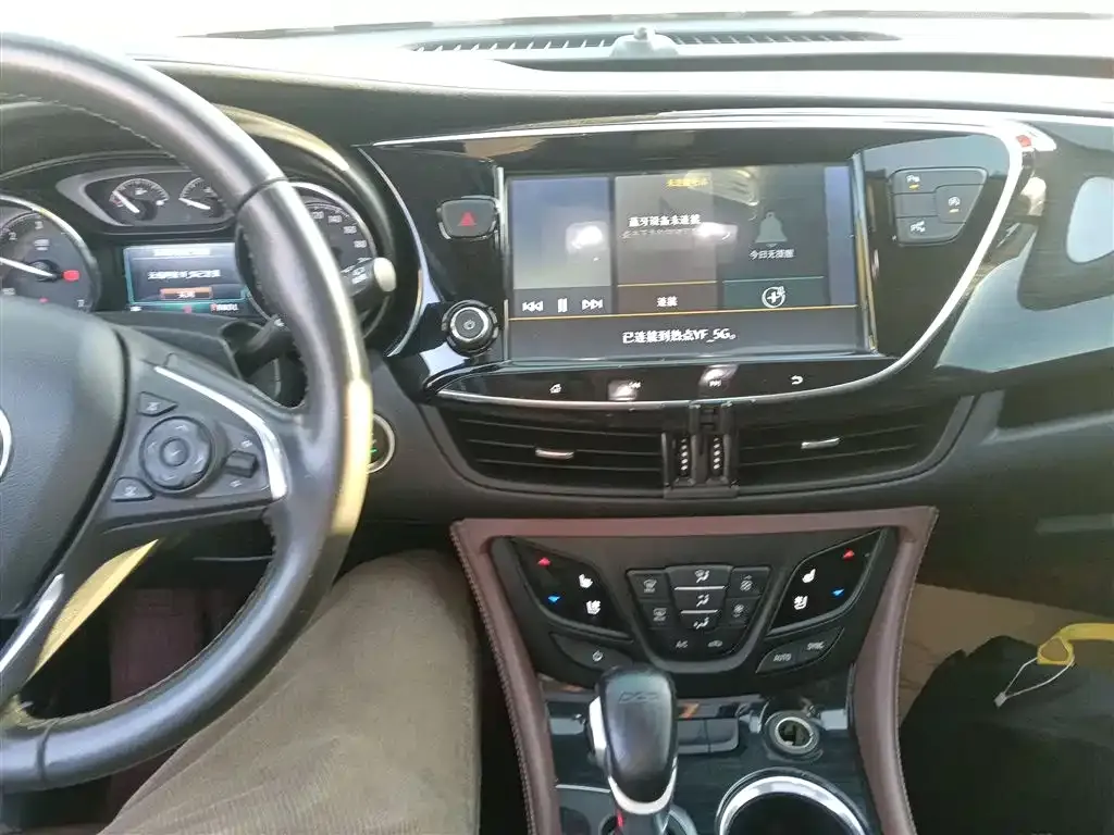 Buick Envision Plus — фото 10