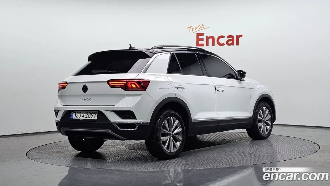 Volkswagen T-Roc — фото 2