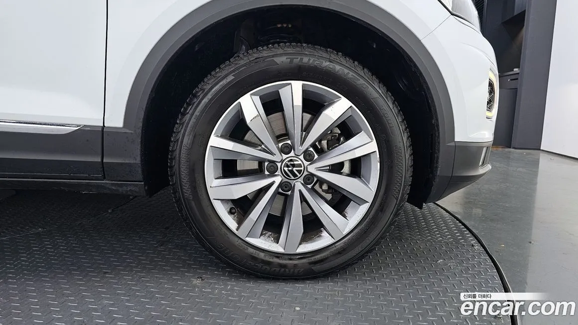 Volkswagen T-Roc — фото 5