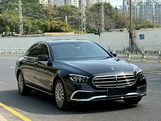 Mercedes-Benz E-Class — фото 3
