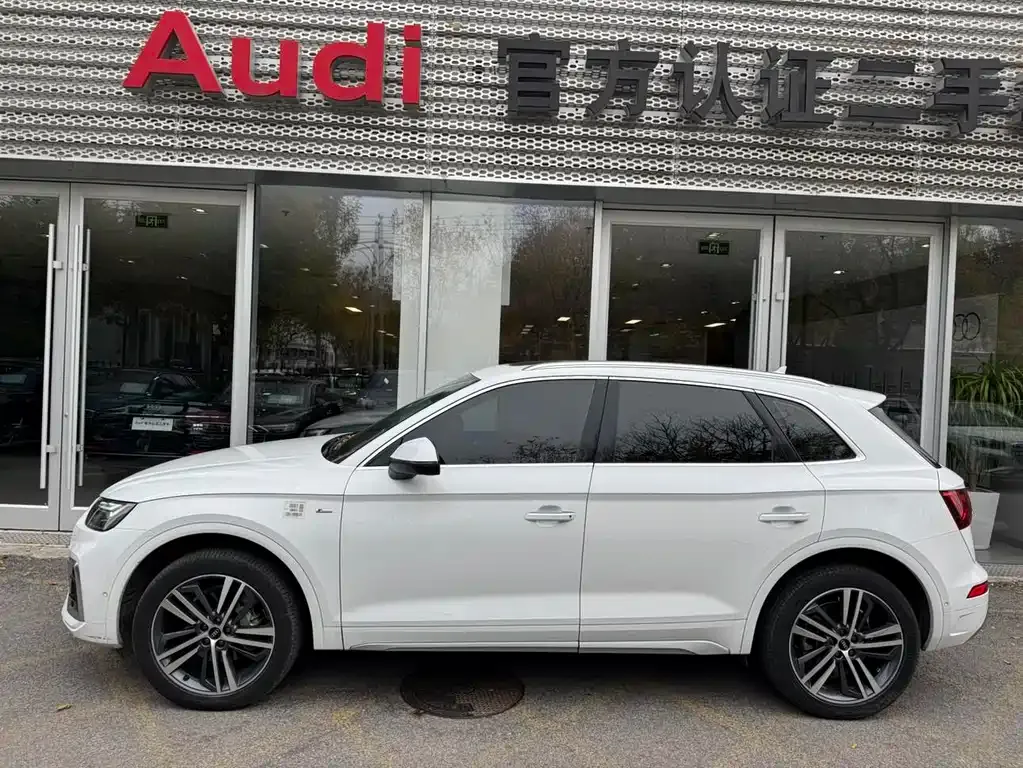 Audi Q5L 2022 из CN, фото 2