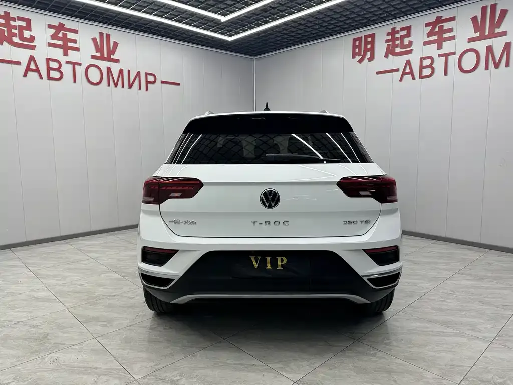 Volkswagen T-Roc — фото 9