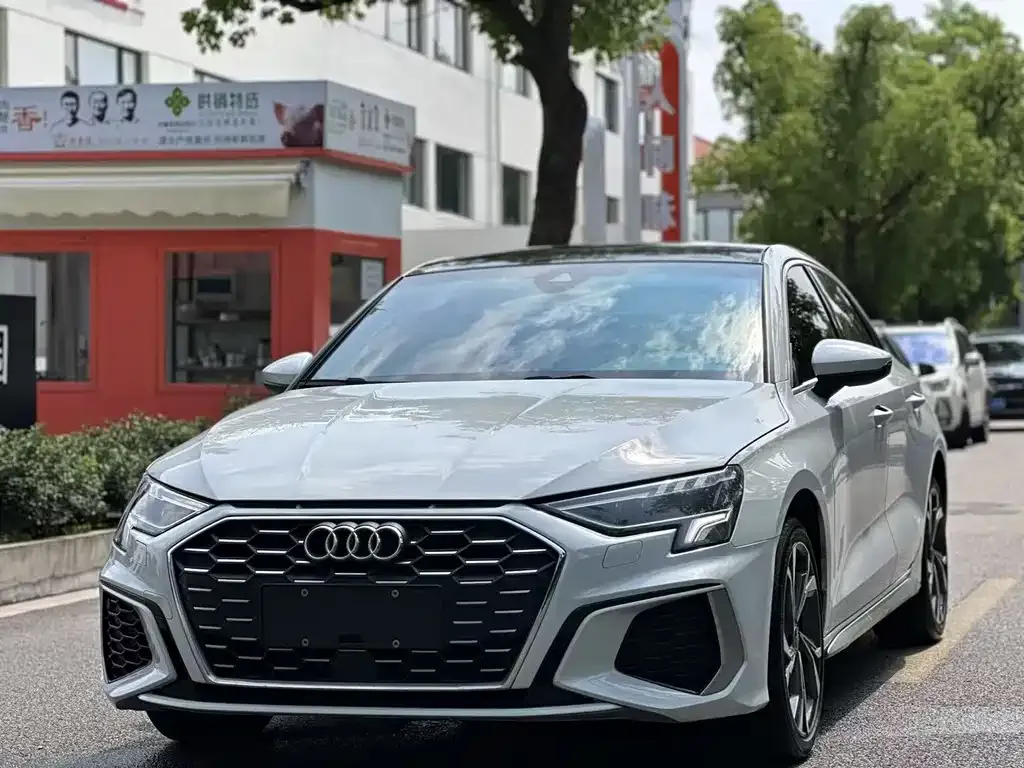 Audi A3 2023 из CN, фото 1