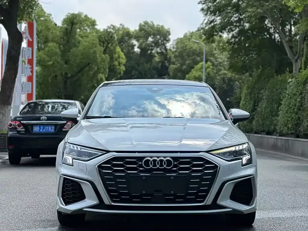 Audi A3 2023 из CN, фото 3