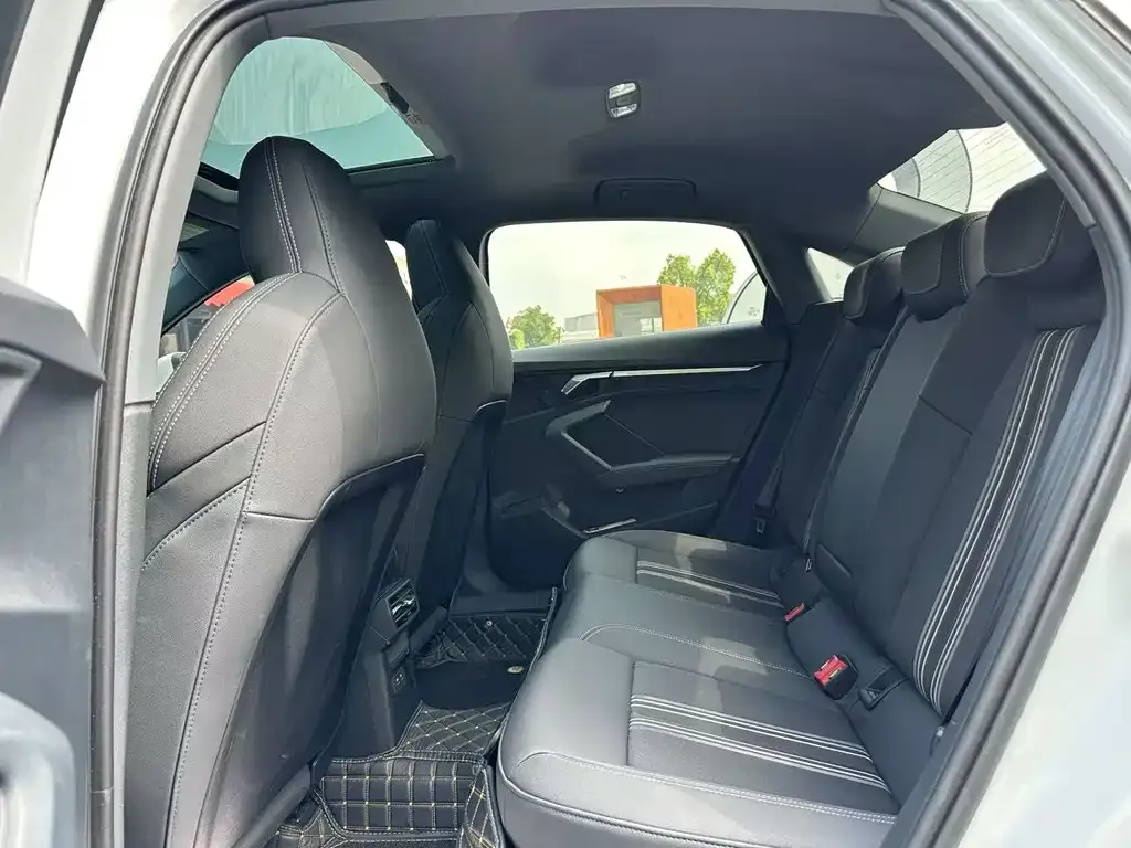 Audi A3 2023 из CN, фото 6