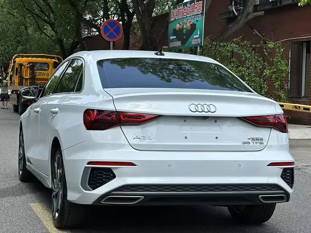 Audi A3 2023 из CN, фото 7