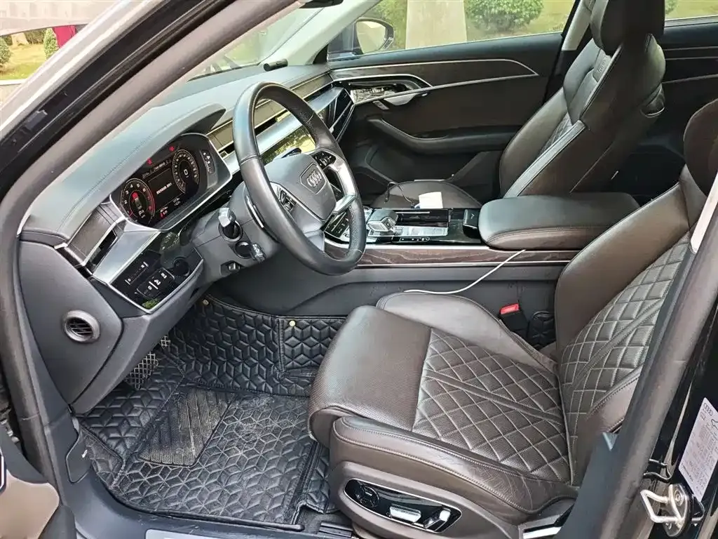 Audi A8 2022 из CN, фото 8