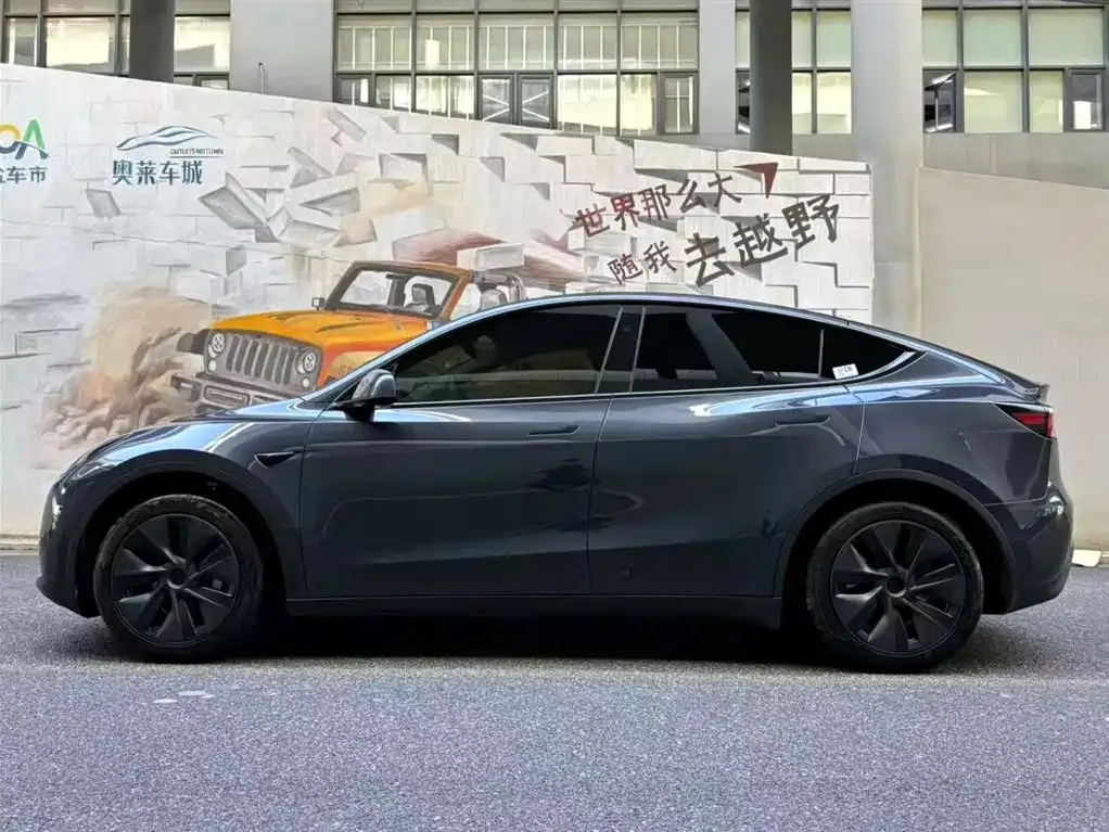 Tesla Model Y 2024 из CN, фото 3