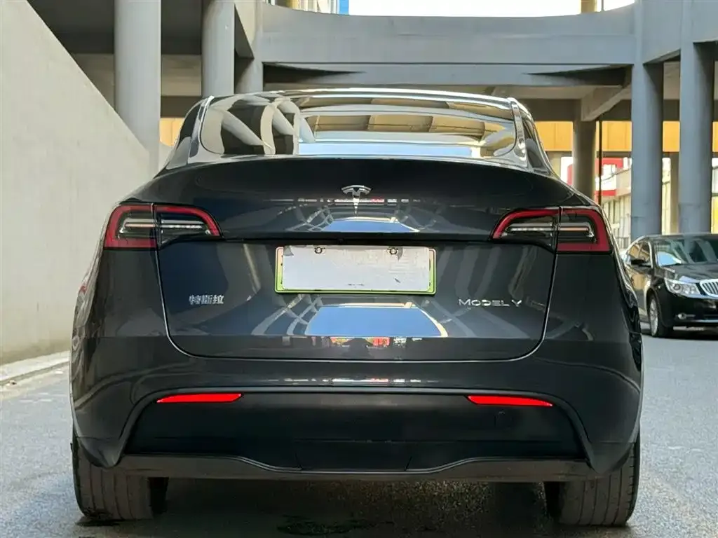 Tesla Model Y 2024 из CN, фото 4