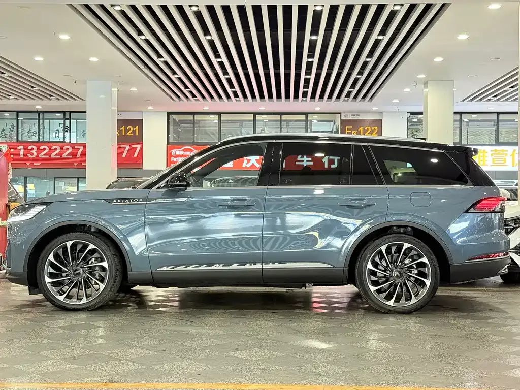 Lincoln Aviator 2024 из CN, фото 3