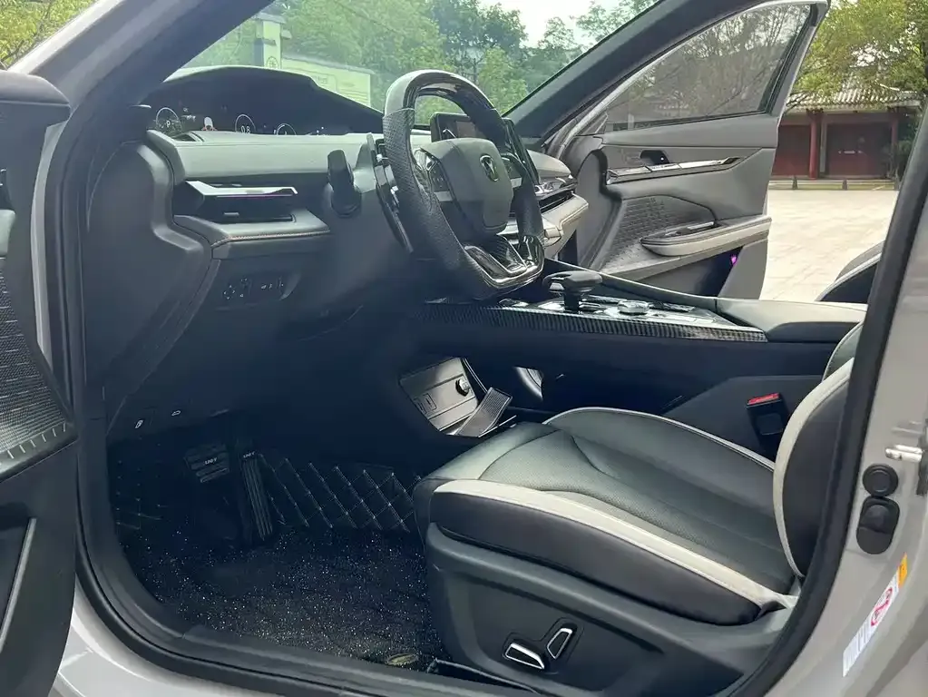 Changan UNI-V 2023 из CN, фото 4