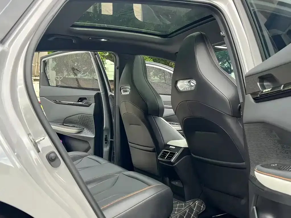 Changan UNI-V 2023 из CN, фото 8